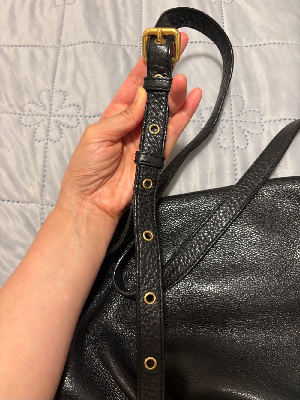 Marc Jacobs Black Leather Shoulder Bag with Gold Plaque - Picture 7 of 11